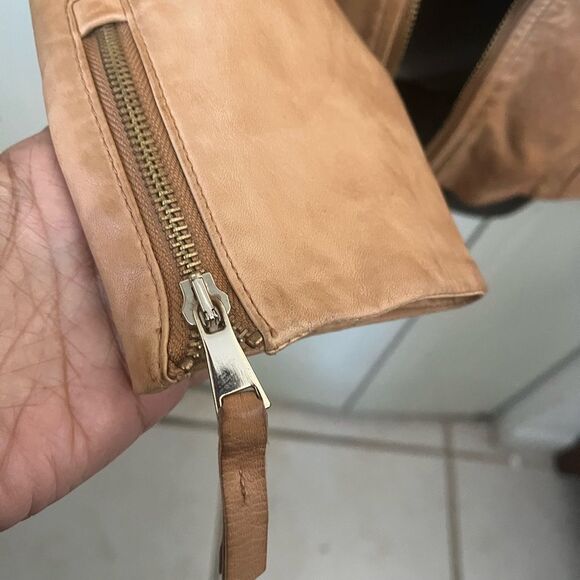 Danier Light Brown Leather Women's Jacket size SP - Picture 3 of 12